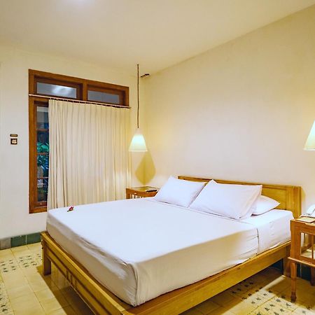 Hotel Tugu Blitar Екстериор снимка
