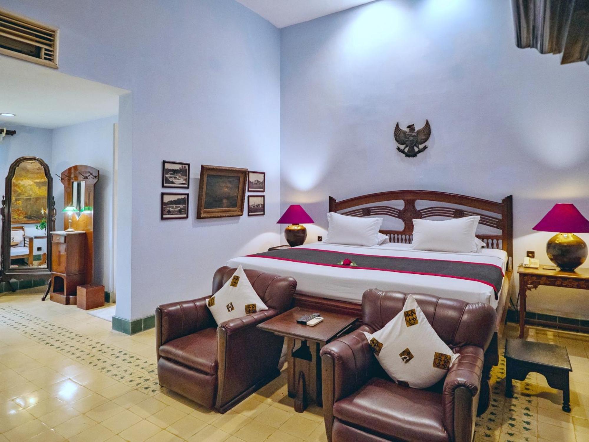 Hotel Tugu Blitar Екстериор снимка