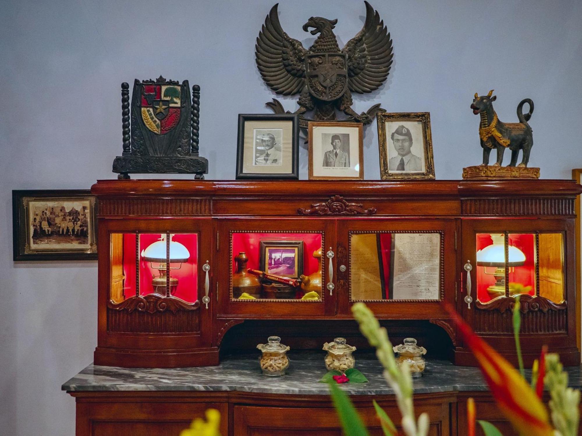 Hotel Tugu Blitar Екстериор снимка