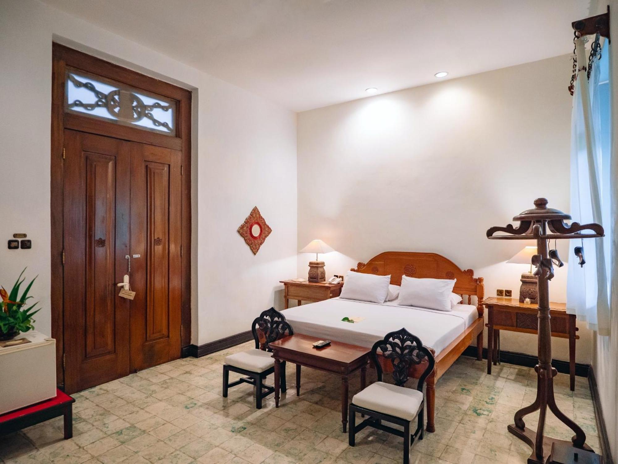 Hotel Tugu Blitar Екстериор снимка