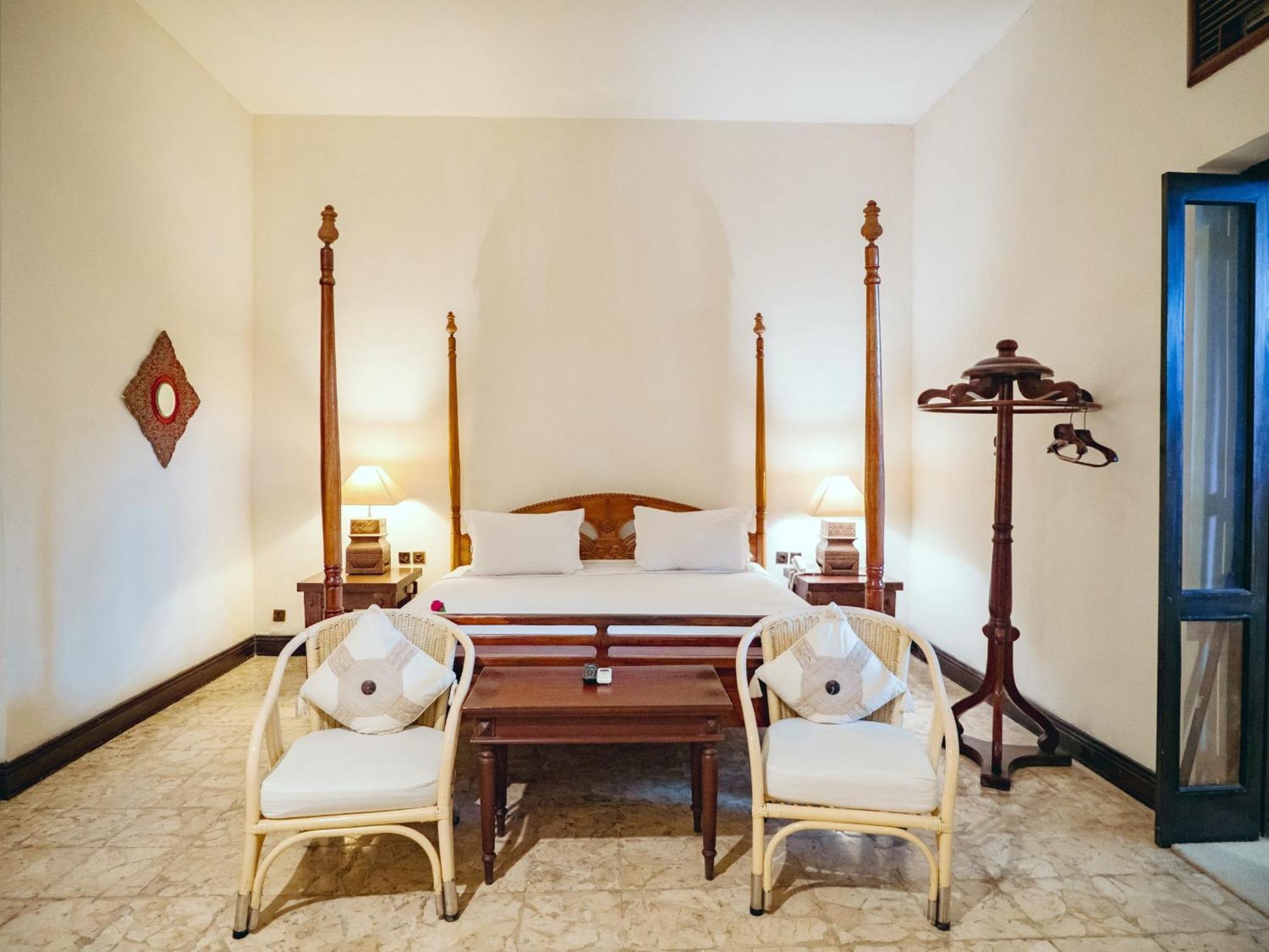 Hotel Tugu Blitar Екстериор снимка