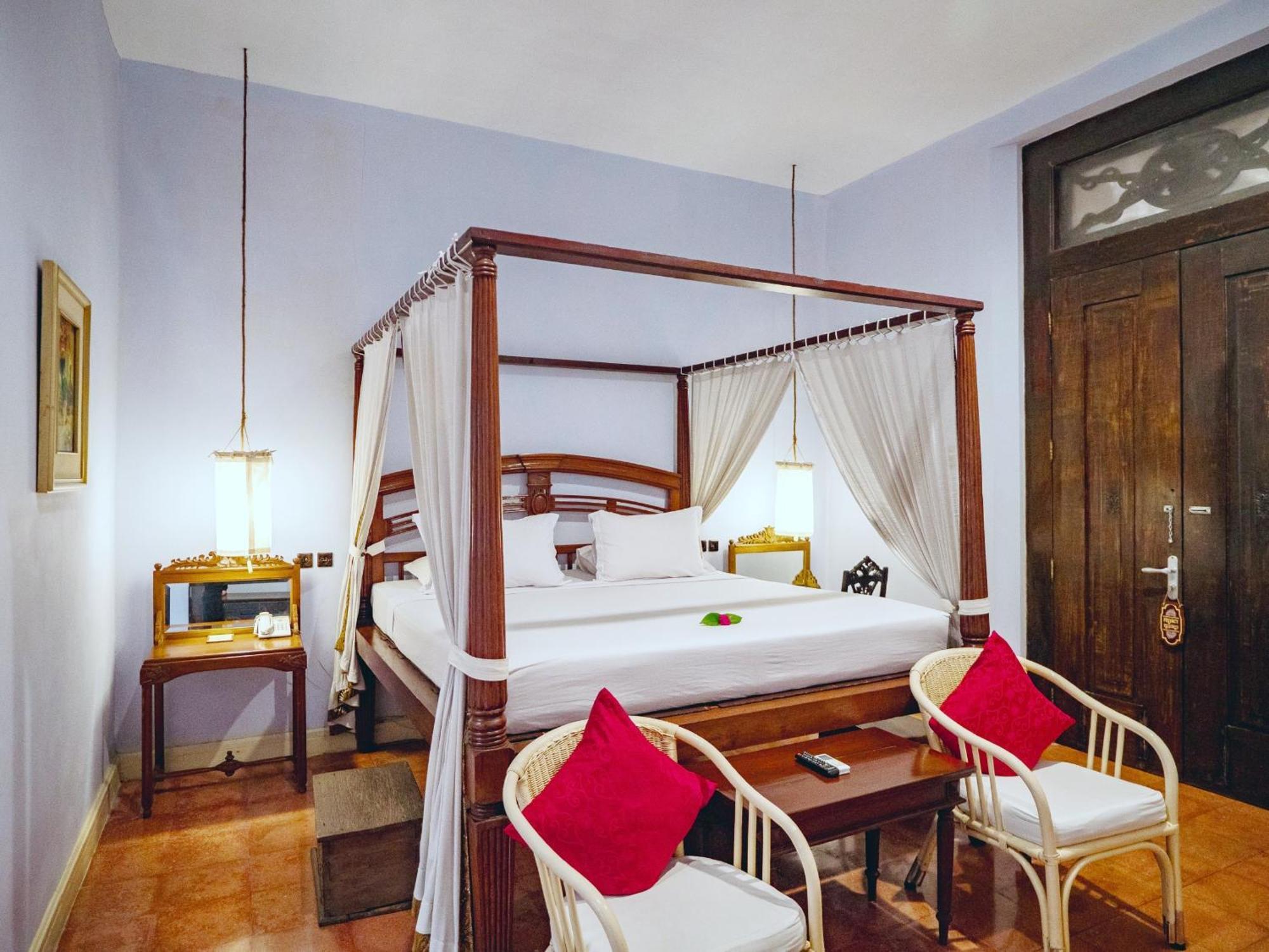 Hotel Tugu Blitar Екстериор снимка