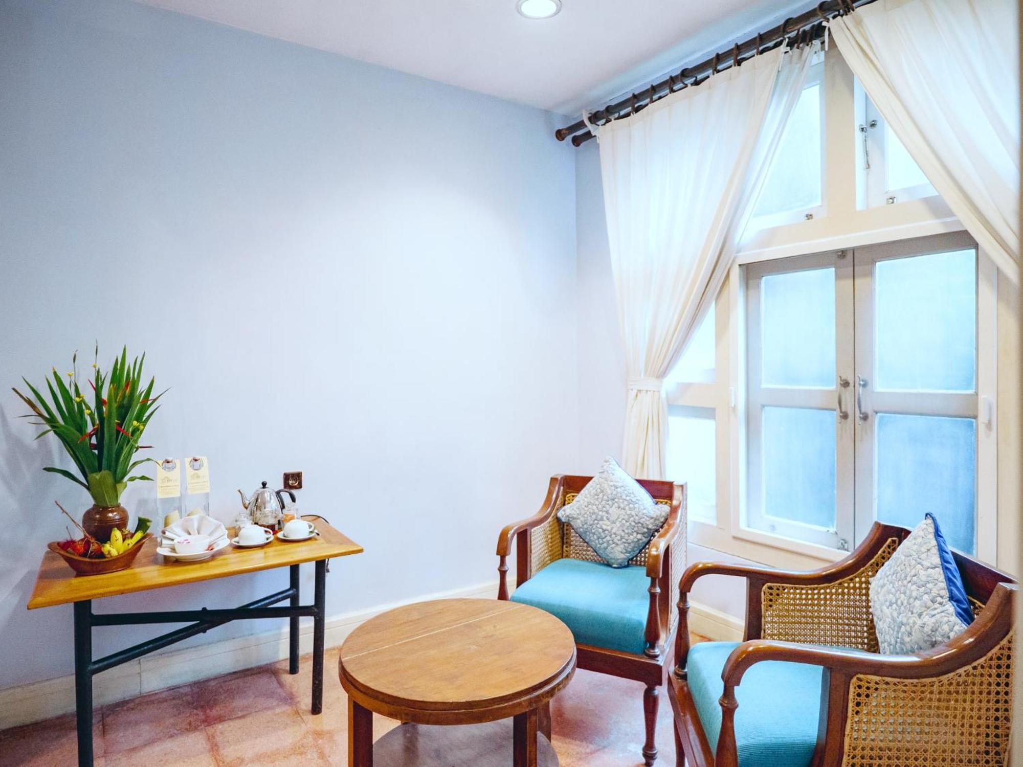 Hotel Tugu Blitar Екстериор снимка