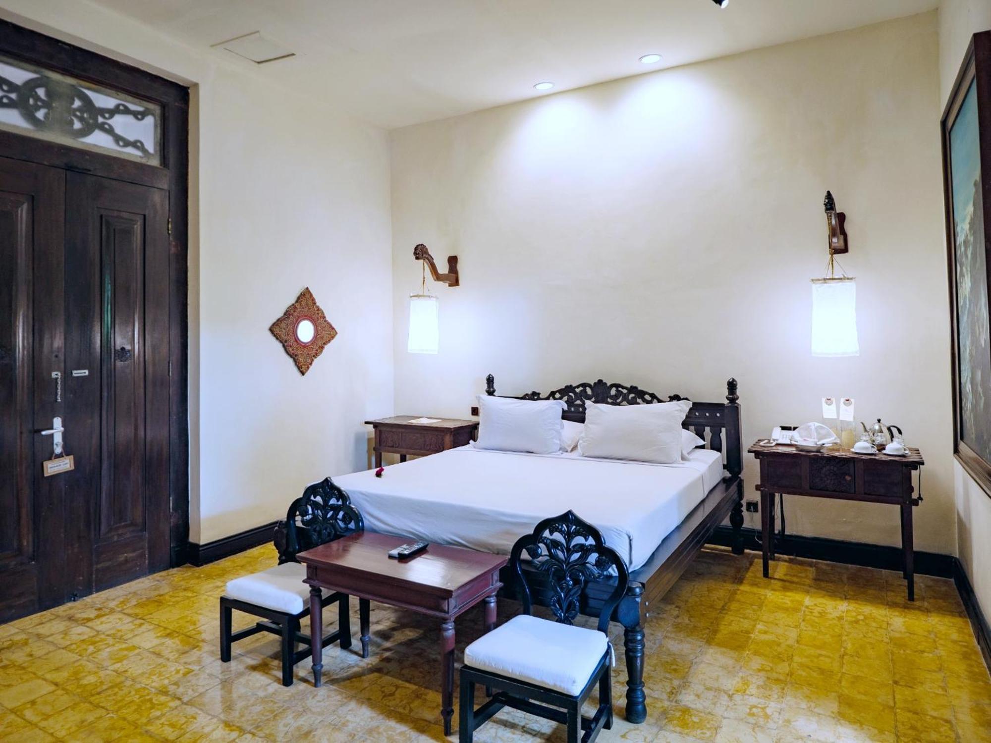 Hotel Tugu Blitar Екстериор снимка