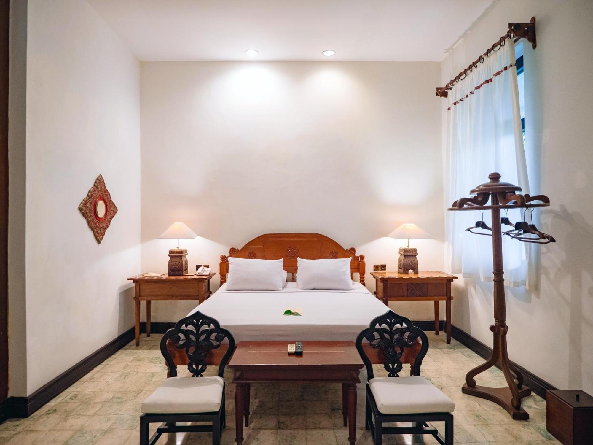 Hotel Tugu Blitar Екстериор снимка