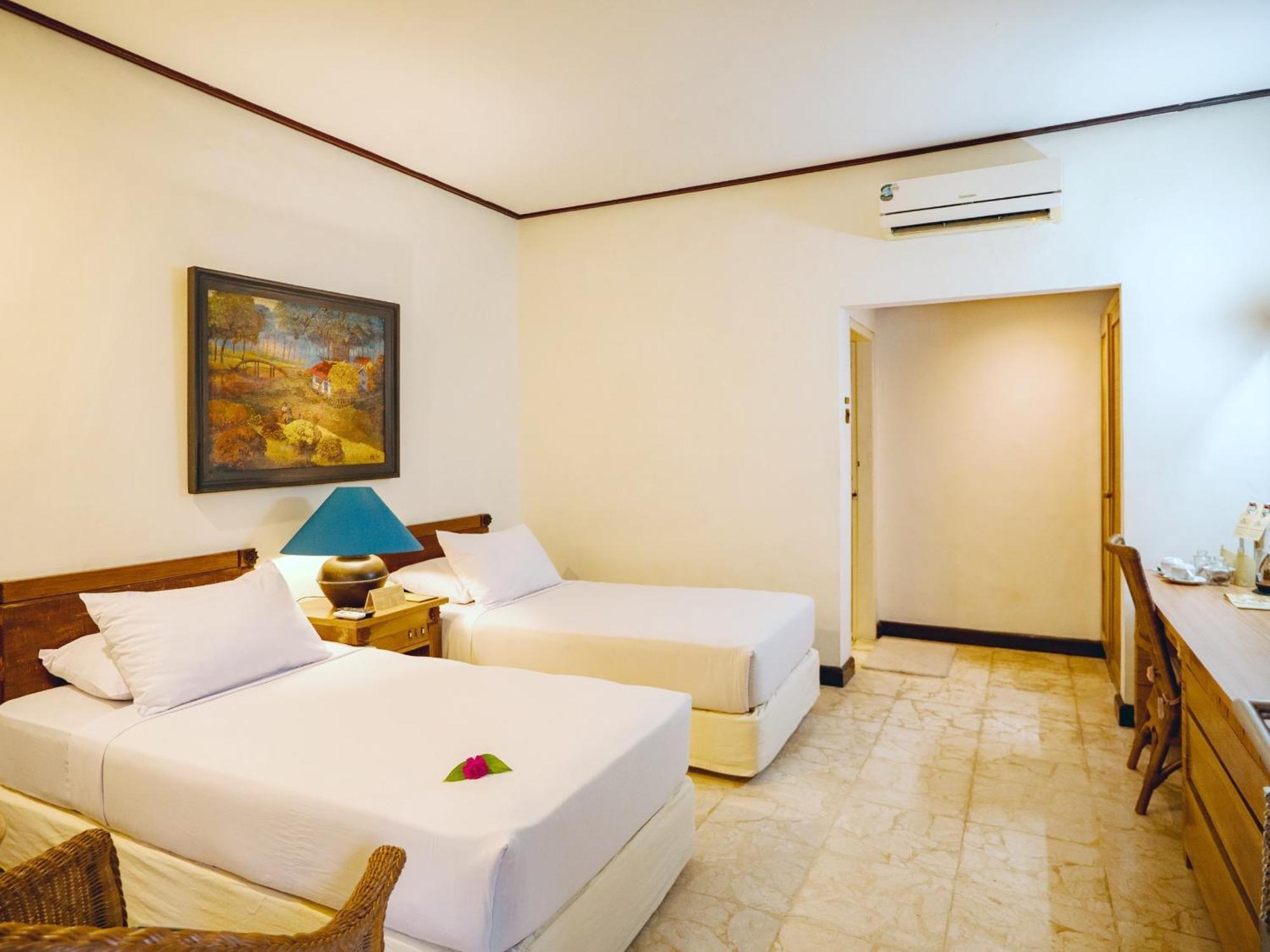 Hotel Tugu Blitar Екстериор снимка