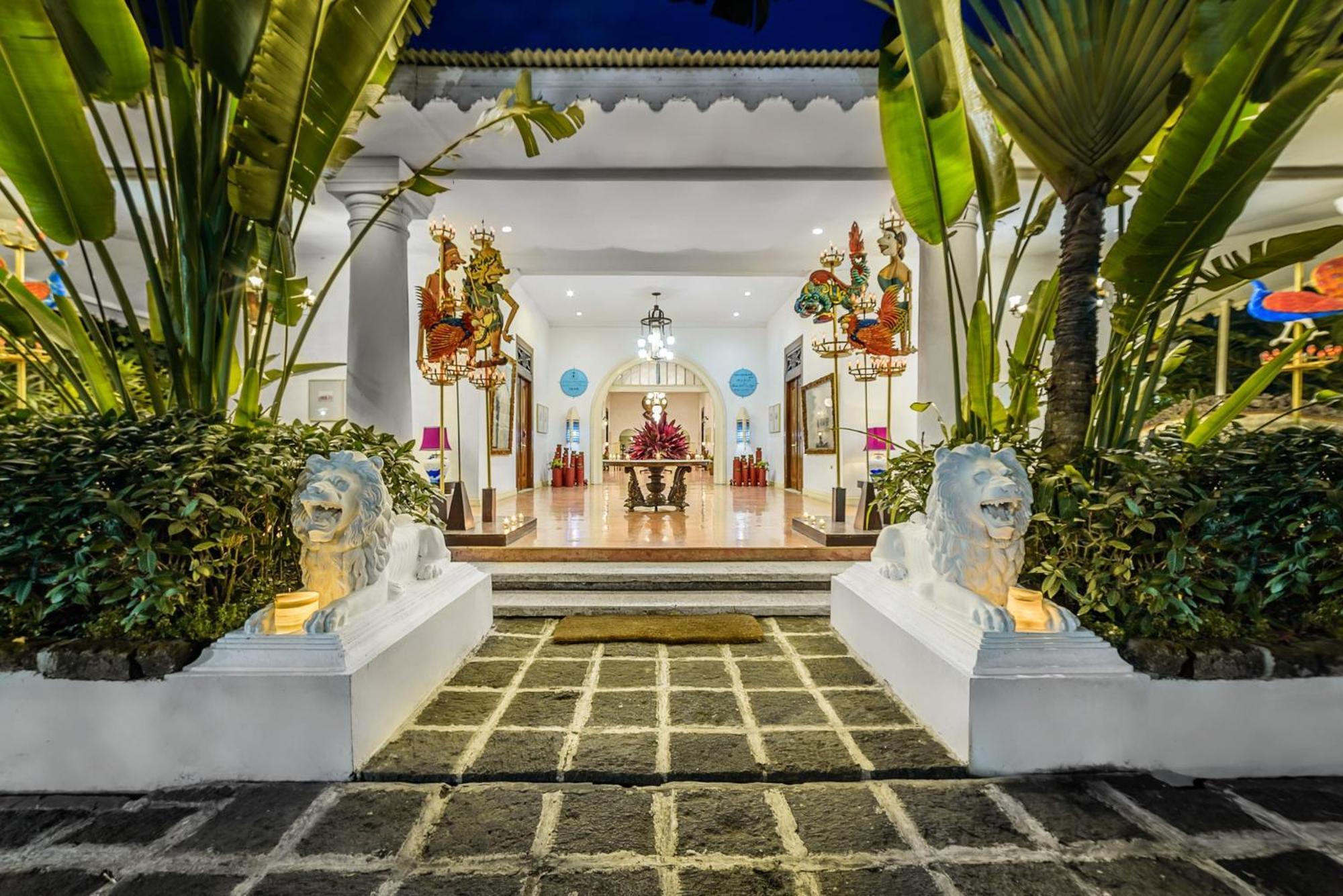 Hotel Tugu Blitar Екстериор снимка